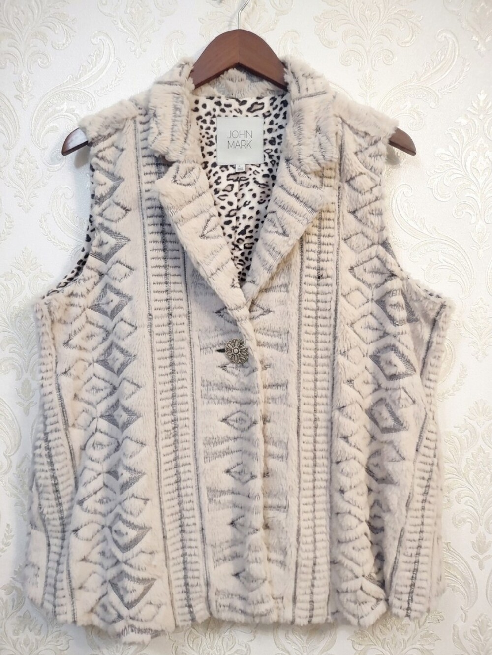 John Mark Faux Fur Geometric Vest L Animal Print Leopard Lining Floral Button